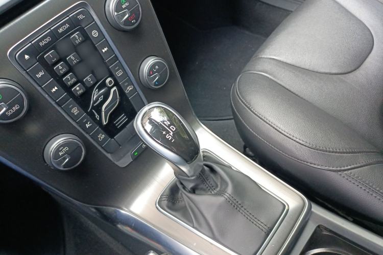 Used Volvo V40 2015 1.6T Zhiyi Edition