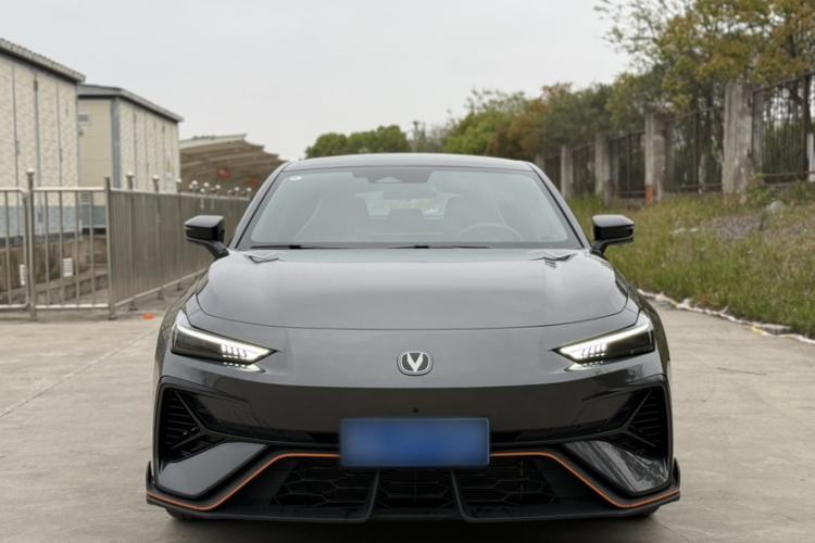 Used CHANGAN UNI-V 2025 Model Third-Generation 2.0T Dynamic Edition Exterior 1