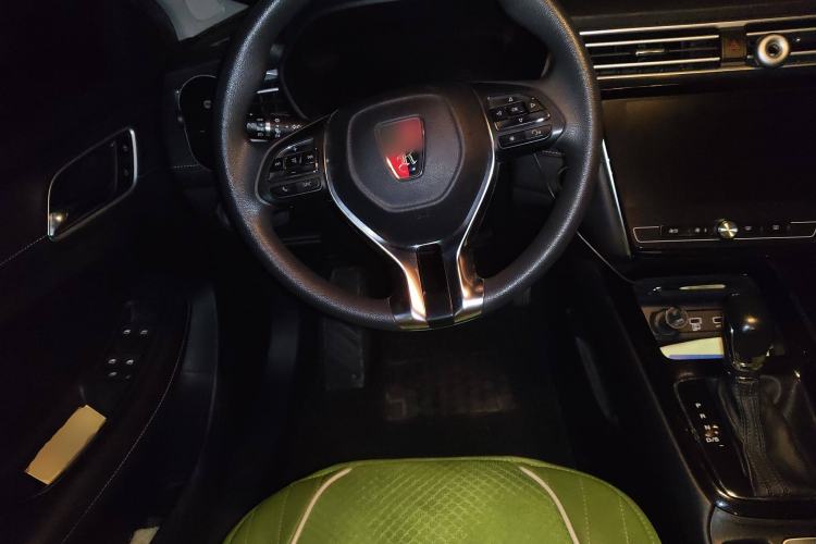 Used Roewe i5 2019 GL 20T Automatic 4G Connected & Ultra-Cool Play Edition