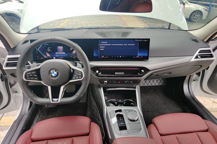 Used BMW 3 Series 2025 325i M Sport Package Center Console