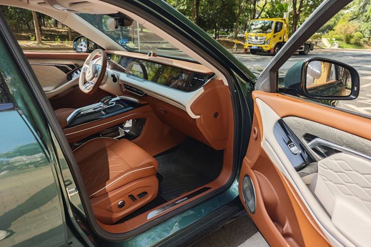 Used VOYAH FREE 2021 Four-Wheel Drive Standard All-Electric Exclusive Luxury Package
