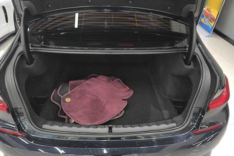 Used BMW 3 Series 2021 Second Facelift 320Li M Sport Package Trunk