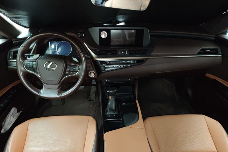 Used Lexus ES 2020 200 Excellence Edition
