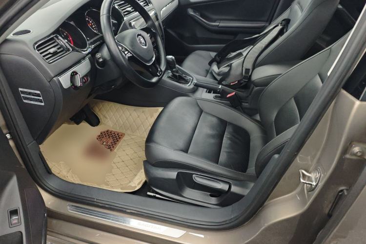 Used Volkswagen Sagitar 2015 230TSI Automatic Comfort Version