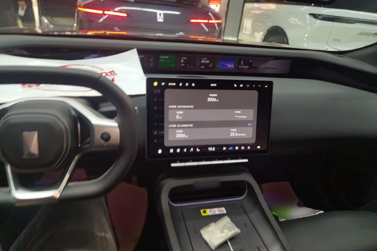 Used Avatr 12 2025 Updated Ultra All-Electric Four-Wheel Drive Center Console