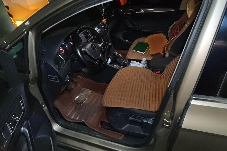 Used Volkswagen Golf Sportsvan 2016 230TSI Automatic Trend Edition Driver Seat