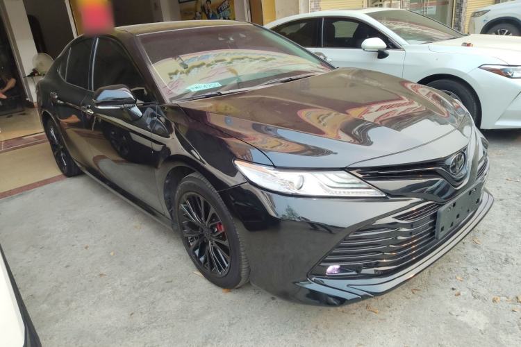 Used Toyota Camry 2018 2.5G Luxury Edition Front Right 45 Deg