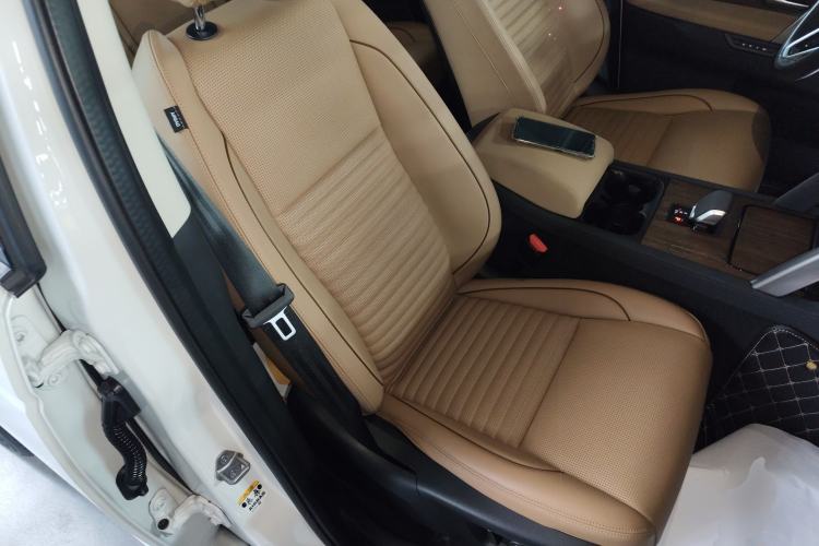 Used Land Rover Discovery Sport New Energy 2024 1.5T P300e Plug-in Hybrid Electric Version Right Front Seat