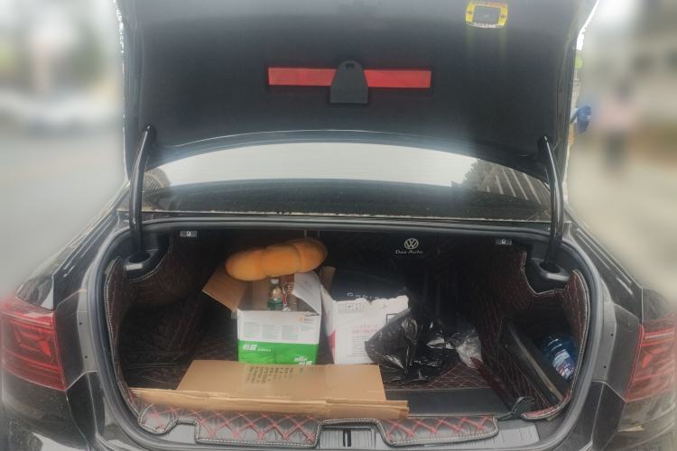 Used Volkswagen Magotan 2023 2 Million Units Commemorative Edition 330TSI DSG Luxury Version
