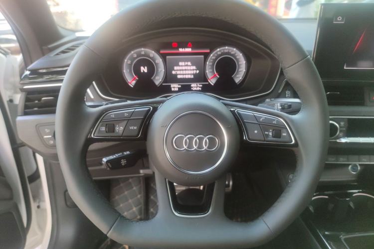 Used Audi A4L 2023 40 TFSI Luxury Dynamic Model Steering Wheel