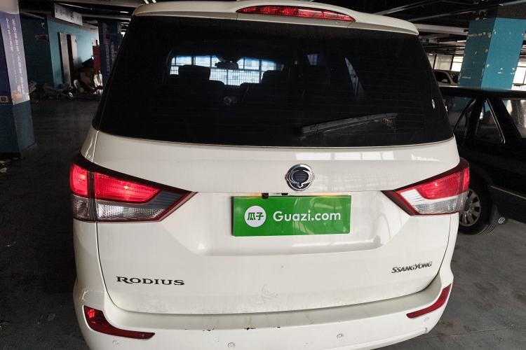 Used SsangYong Rodius 2014 2.0T Diesel Two-Wheel Drive Luxury Navigation Edition
