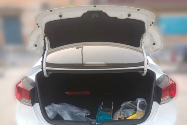 Used Hyundai Elantra (5th Generation / Langdong) 2015 1.6L Automatic Fashion Model Trunk