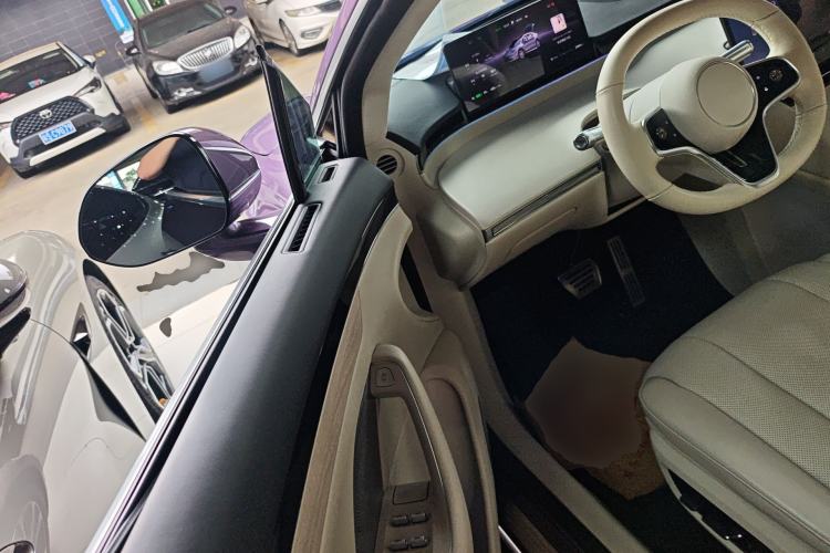 Used Hima Luxeed R7 2024 All-Electric 736 km Ultra Driver Seat