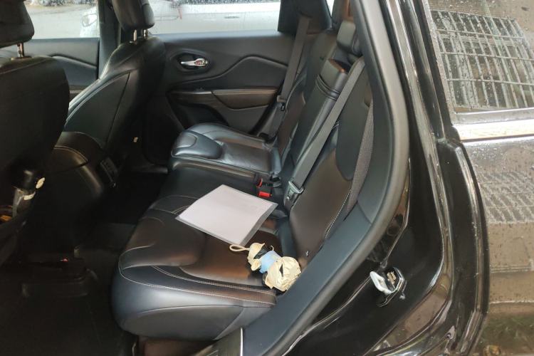 Used Jeep Cherokee 2016 2.4L Leading Edition