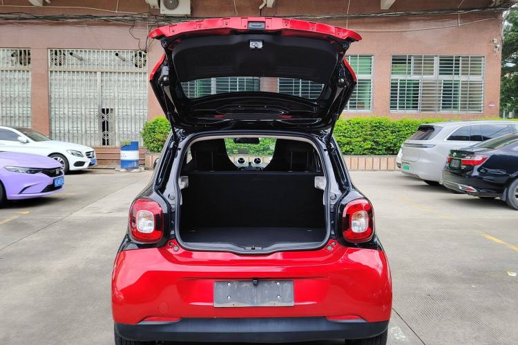 Used smart forfour 2018 1.0L 52 kW Dynamic Edition