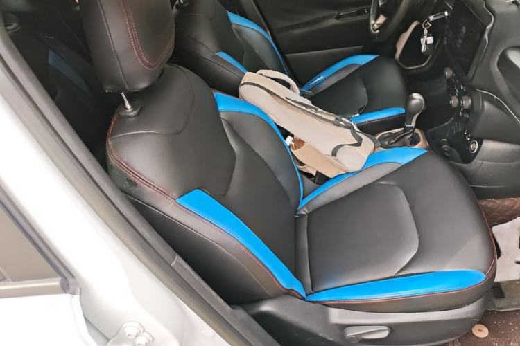 Used Jeep Renegade 2018 Connected Large Screen Version 180T Automatic Kinetic Edition+ Right Front Seat