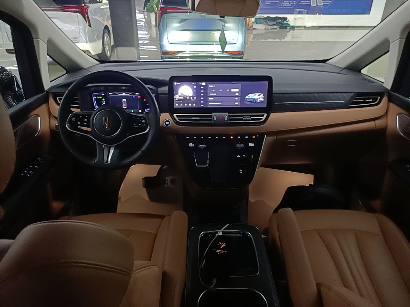 Hongqi HQ9 PHEV 2024 2.0T Four-Wheel Drive Business Edition — снимка 12
