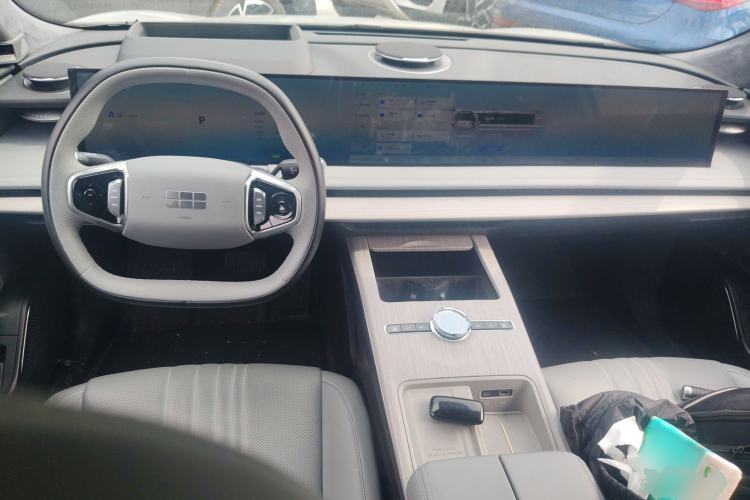 Used Geely Galaxy E8 2024 665 km Range Rear-Drive Starship Long-Range Version Center Console