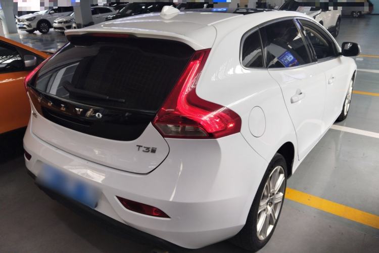 Used Volvo V40 2019 T3 Smart Luxury Edition
