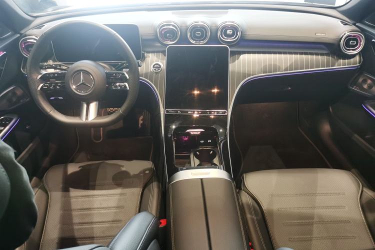 Used Mercedes-Benz C-Class 2024 Facelifted C-Class 260 L Night Edition Sports Version Center Console