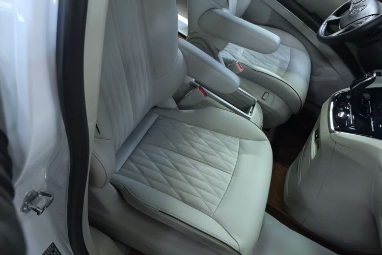 Used Buick GL8 2021 Land Cruiser Executive Class 652T Luxury Model Right Front Seat