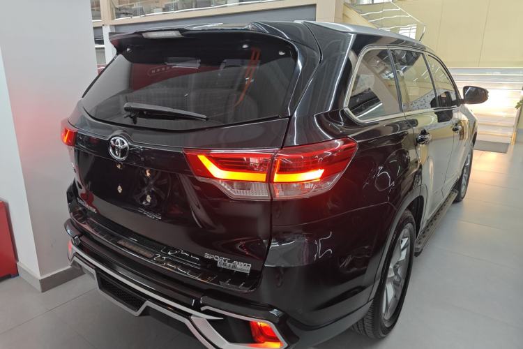 Used Toyota Highlander 2018 2.0T Four-Wheel Drive Prestige Version 7 Seats China VI Standard
