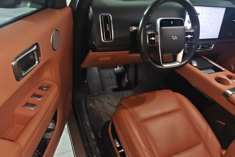 Used Li Auto L9 2022 Max model
