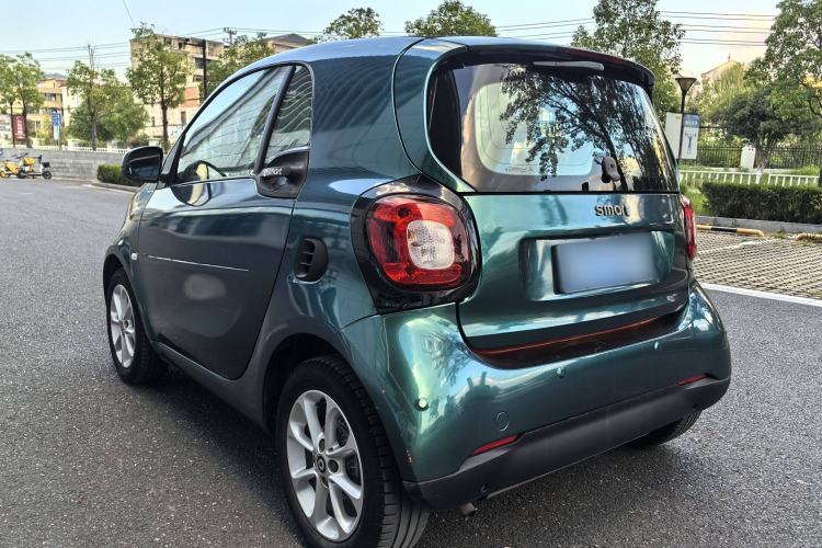 Used smart fortwo 2015 1.0L 52 kW hardtop Dynamic version