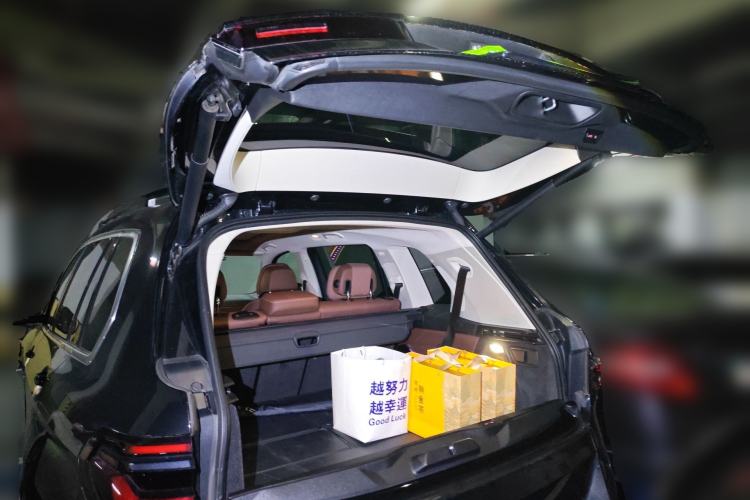 Used BMW X7 2023 xDrive40i Luxury Package with Leading Features
