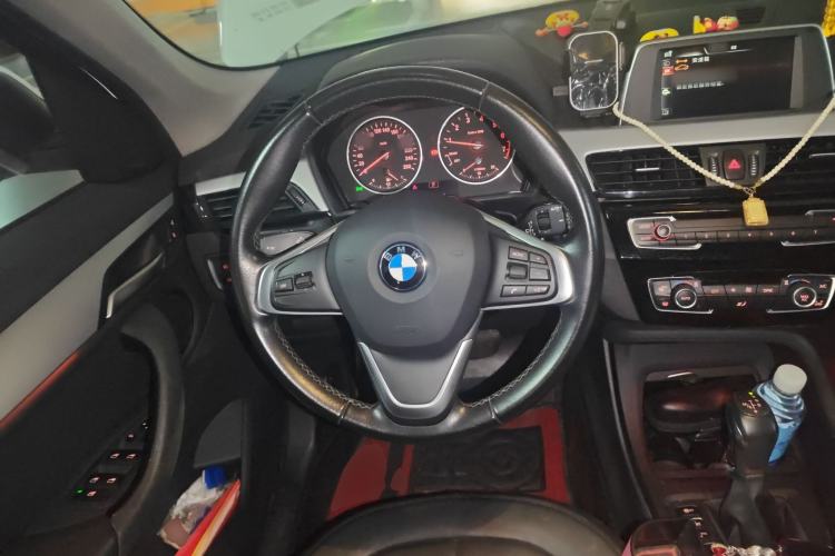 Used BMW X1 2016 sDrive18Li Fashion Model Steering Wheel