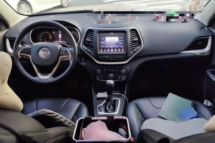 Used Jeep Cherokee 2017 2.0L Superior Edition