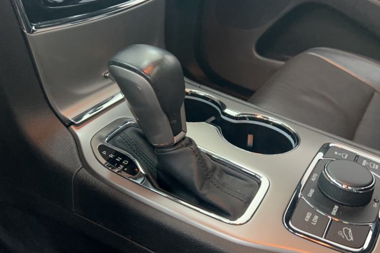 Used Jeep Grand Cherokee 2020 3.0L Elite Navigation Edition Interior 3