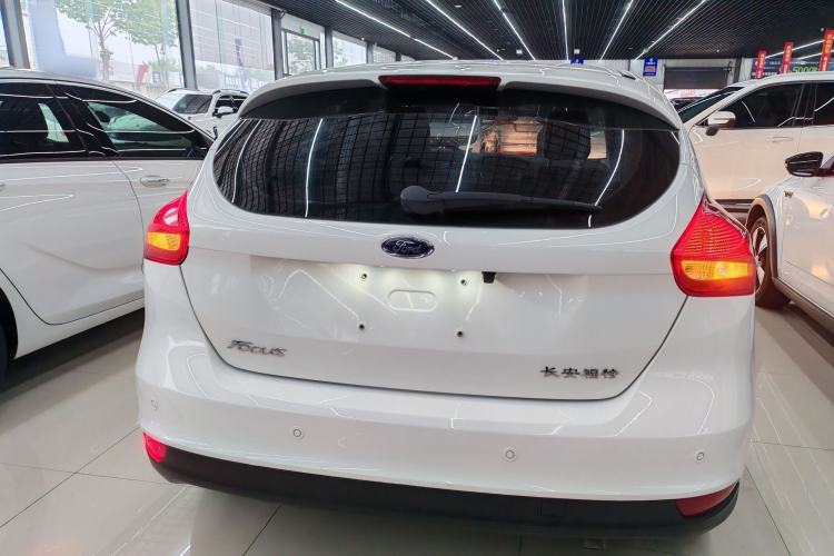 Used Ford Focus 2015 Hatchback 1.6L Manual Fashion Edition
