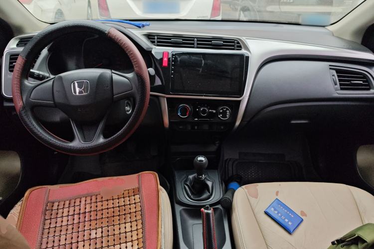 Used Honda City 2015 1.5L manual Comfort version
