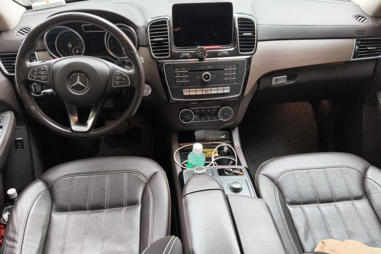 Used Mercedes-Benz GLE 2018 GLE 320 4MATIC Luxury Collection Edition Center Console