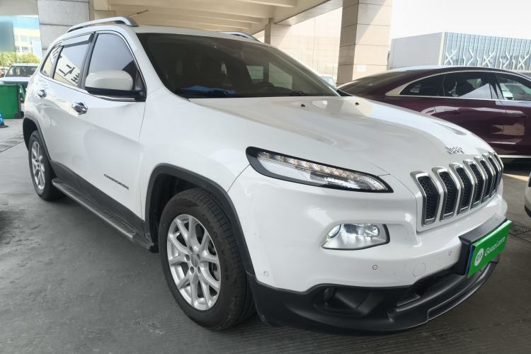 Used Jeep Cherokee 2016 2.4L Leading Edition
