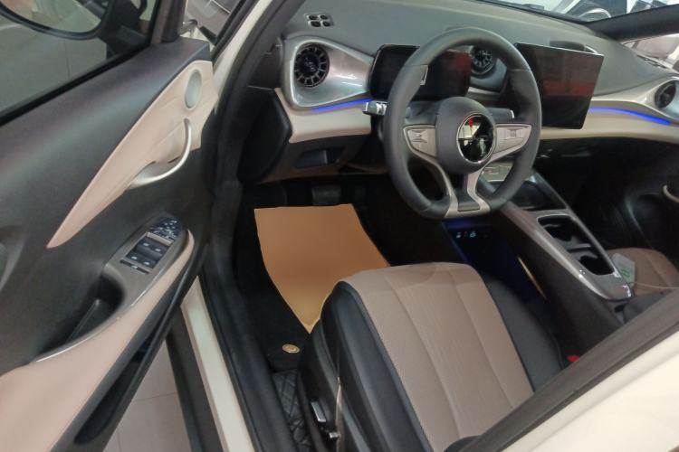 Used BYD Dolphin 2025 Intelligent Driving Version 410 km Fashion Edition
