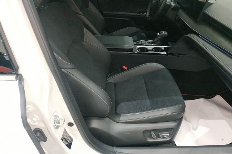 Used Toyota Camry 2024 Dual-Motor 2.0 HXS Sport Plus Edition Right Front Seat