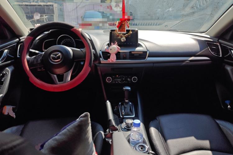 Used Mazda 3 Axela 2016 Sedan 1.5L Automatic Luxury Model