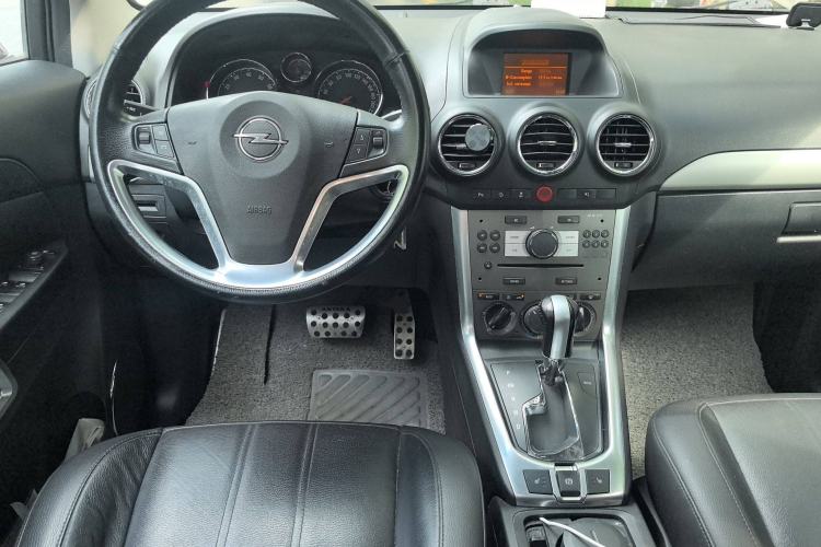Used Opel Antara 2011 2.4 Luxury Two-Wheel-Drive Version