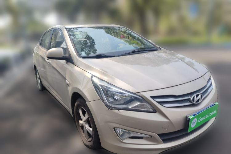 Used Hyundai Verna (older generation) 2014 1.4L Automatic Smart GLS Front Right 45 Deg