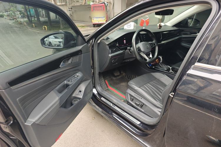 Used Volkswagen Passat 2022 330TSI Starry Luxury Edition