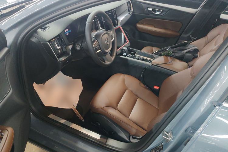 Used Volvo S60 2024 B4 Zhiyi Luxury Edition