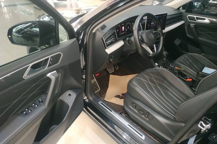 Used Volkswagen Tiguan L 2023 Restyled 330TSI Automatic Two-Wheel Drive R-Line Enhanced Comfort Version Driver Seat