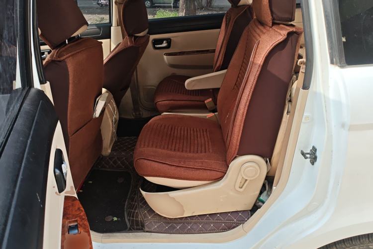 Used Dongfeng Fengon 330 2014 1.5L Manual Comfort Version DK15-02 Left Rear Seat