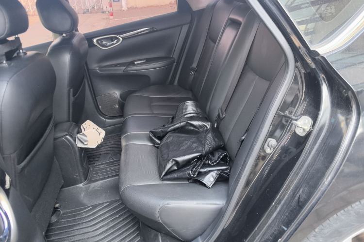 Used Nissan Sylphy 2019 1.6XV CVT Smart Connect Luxury Edition China V Standard Left Rear Seat