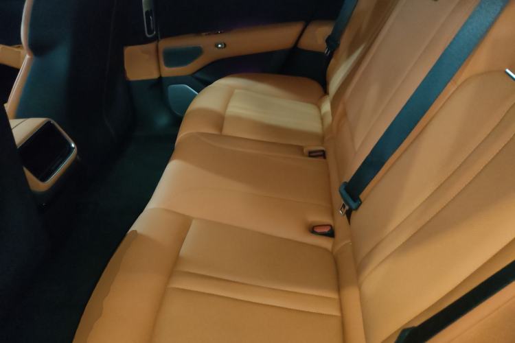 Used Xiaomi Auto YU7 2025 Ultra-Long Range High-Performance All-Wheel-Drive Max Edition
