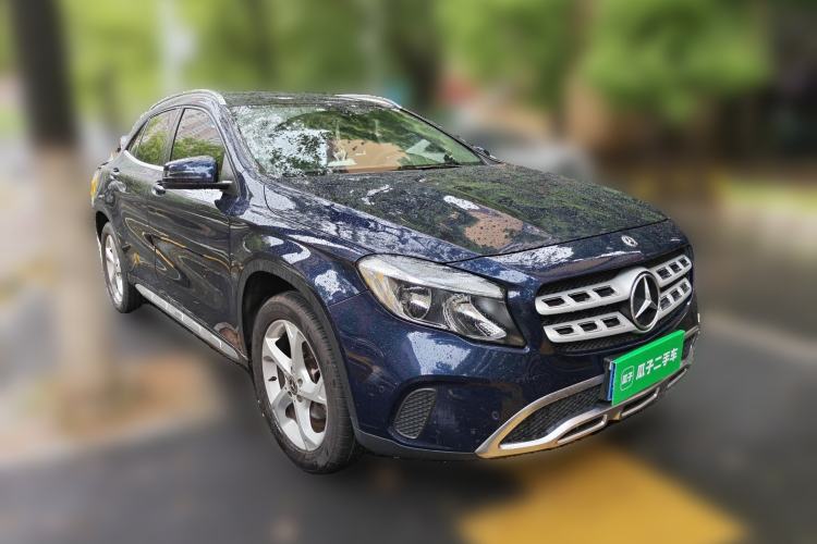 Used Mercedes-Benz GLA 2017 GLA 200 Sport Edition Front Right 45 Deg