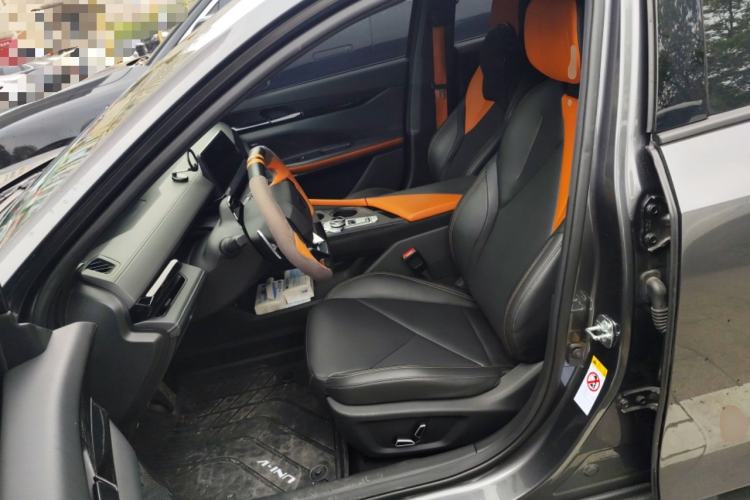 Used CHANGAN UNI-V 2022 1.5T Smart Navigation Version
