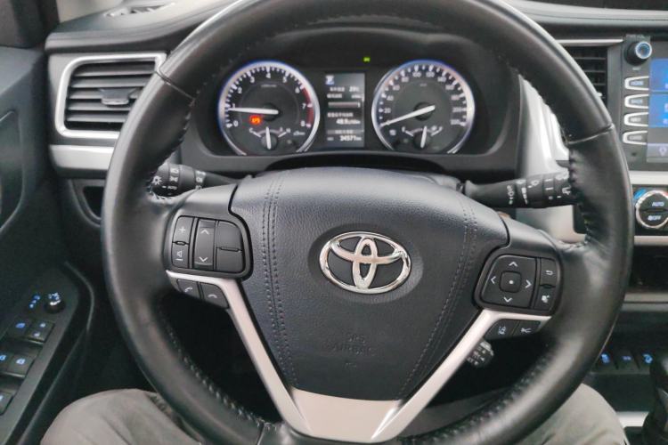 Used Toyota Highlander 2018 2.0T Four-Wheel Drive Knight Edition 7 Seats China VI Standard
